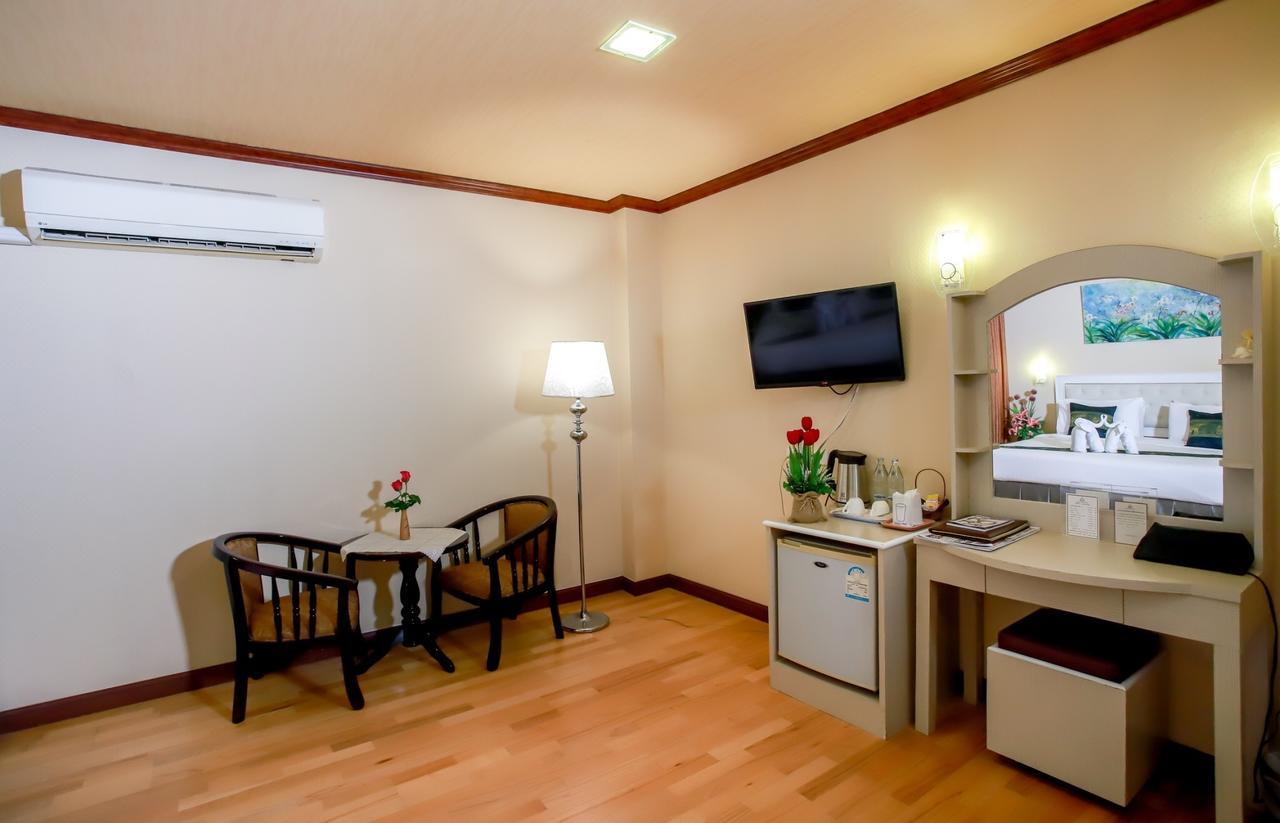Korat Hotel - Sha Plus Nakhonratchasima Exterior foto