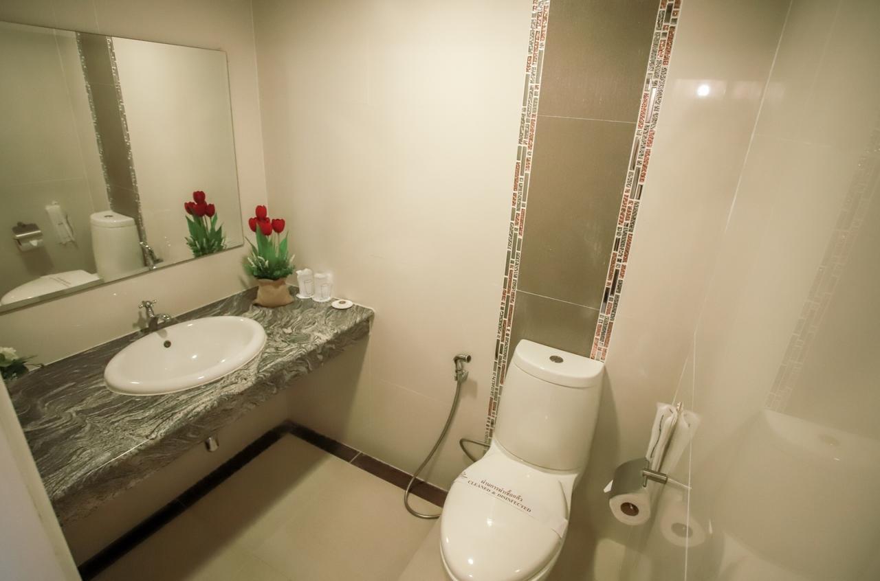 Korat Hotel - Sha Plus Nakhonratchasima Exterior foto