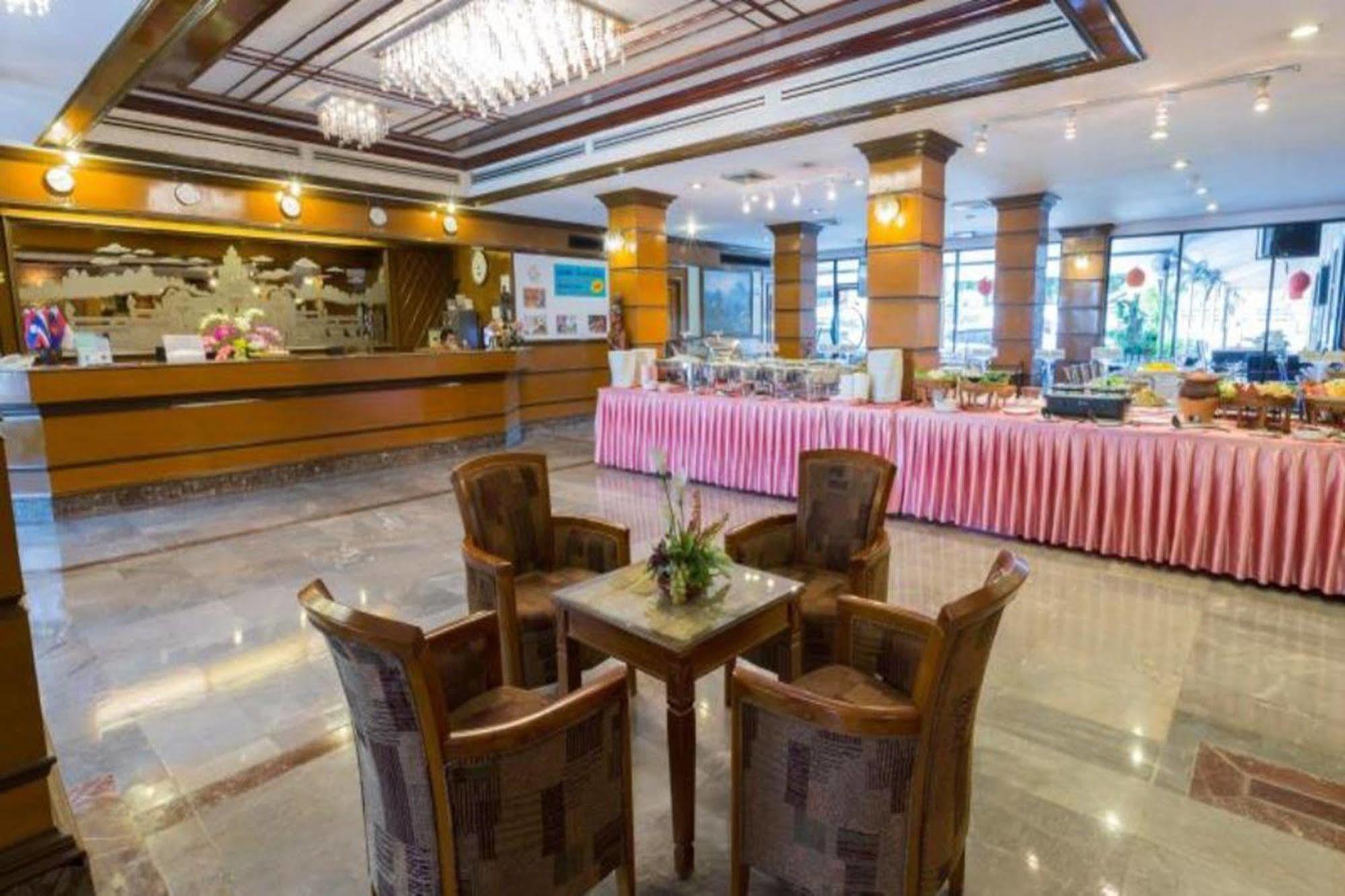 Korat Hotel - Sha Plus Nakhonratchasima Exterior foto