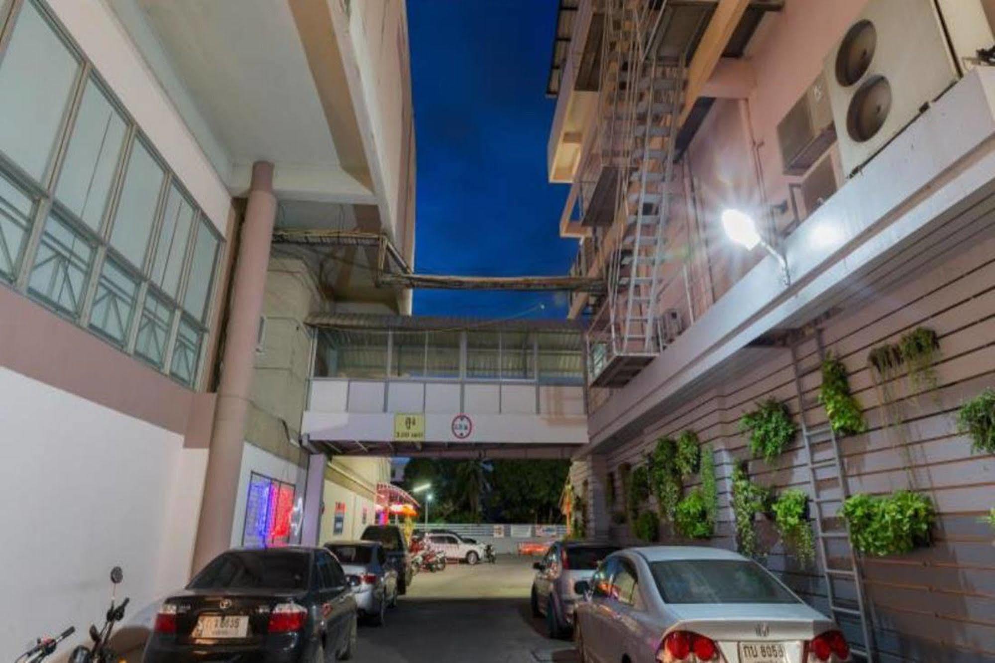 Korat Hotel - Sha Plus Nakhonratchasima Exterior foto